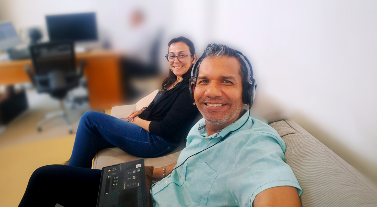 Fundadores de Ingenio Digital VE trabajando